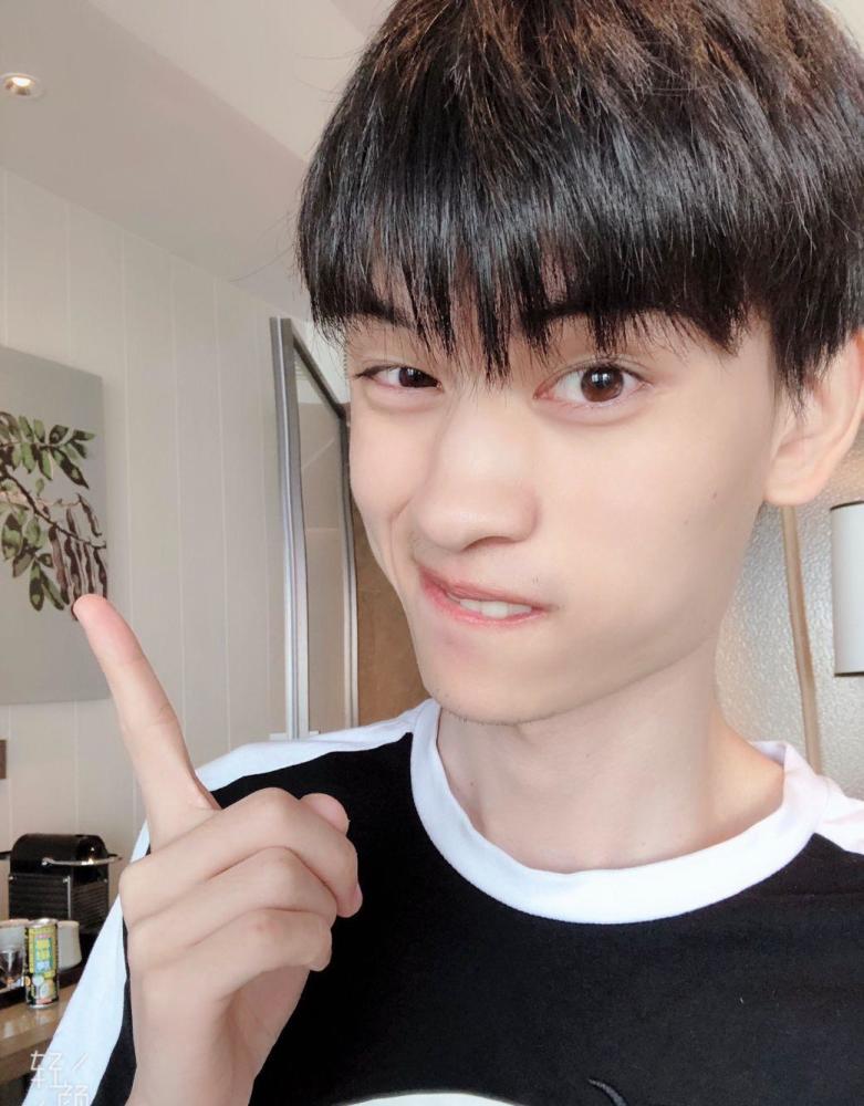 四届KPL难忘追梦人!梦泪韩信偷家圈粉 辰鬼完