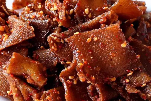 (一)平江酱干这是一种产自汨罗江边古镇长寿街的地方风味特产