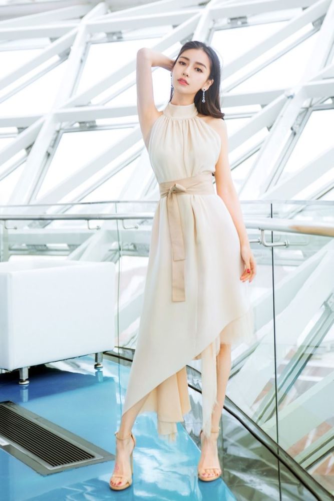 杨颖英文名是Angelababy,她弟弟的英文名叫什