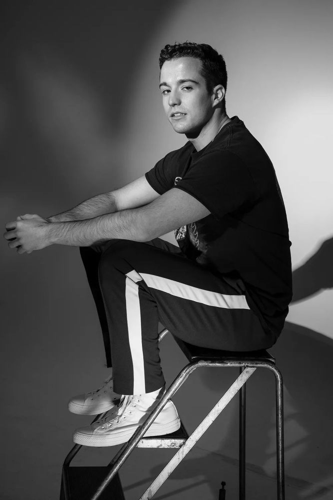 扒一扒断眉亲弟弟stephen puth,这10件事你可能不知道.