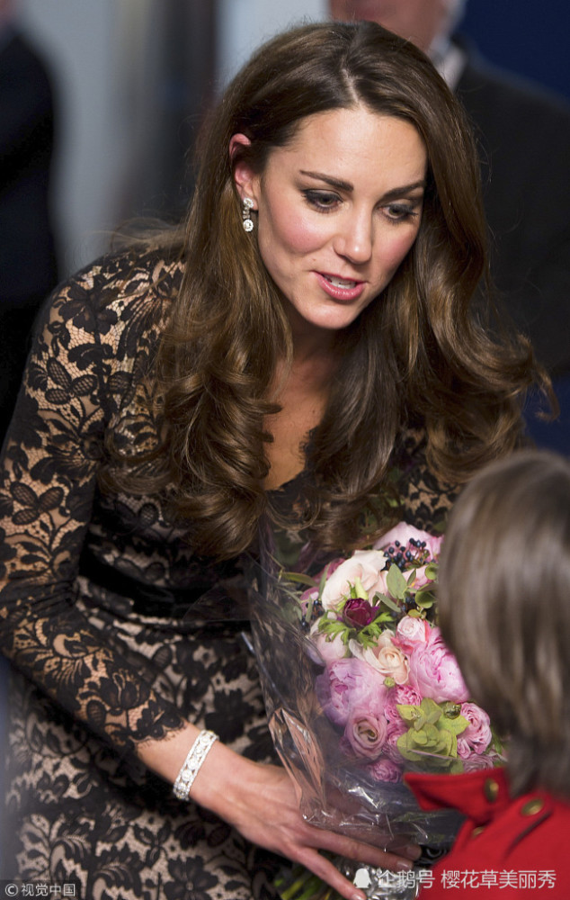 凯特王妃让英国时尚陷入两难,优雅魅力无人能及,却带垮众多品牌