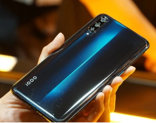 IQOO逼出最强雷军,小米9终于要现货了,这次得