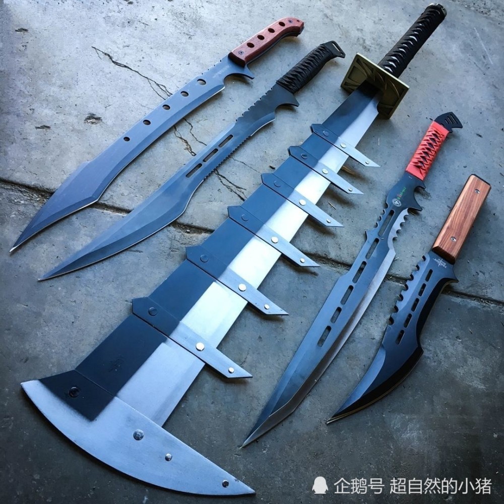 使用这一把兵器挥出的一击,能够直接让丧尸感受到什么才是冷兵器