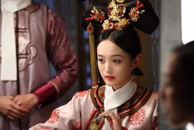 乾隆十年又将柏氏的妹妹(白贵人)纳入后宫,可见这段时间,柏氏是非常