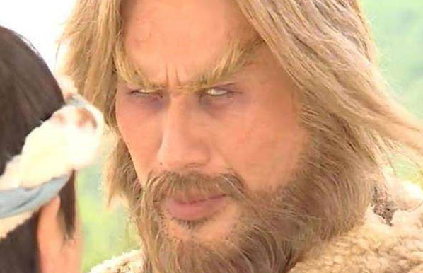 徐锦江版"谢逊"眼瞎戏份全靠人工翻白眼,敬业精神获网友点赞