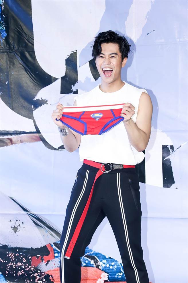 被冠"小王力宏"谦虚这样说