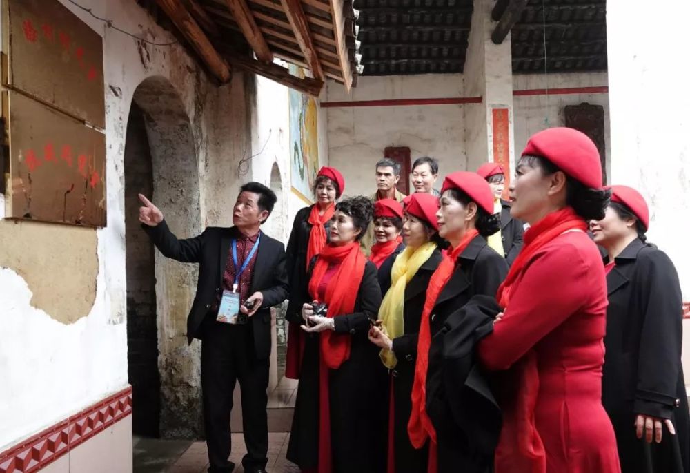 今日读图:宾阳滕村举行"胜利节"纪念抗日战争胜利74周年