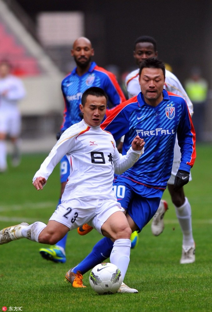 武磊西甲破门柏佳骏一肘击飞30万 同为根宝的