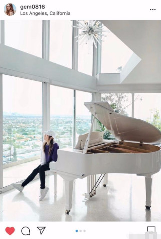 邓紫棋"洛杉矶"豪宅曝光,超大面积,风景美如画,价格不菲!