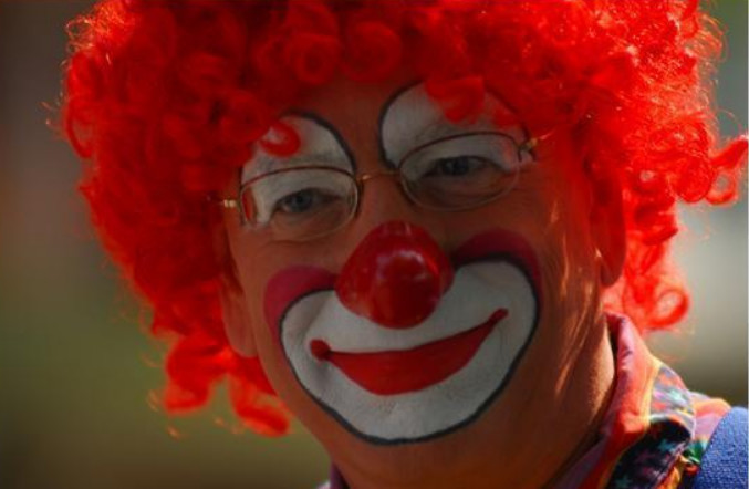 心理学:你觉得哪个小丑是在"假笑"?测谁会在你背后"捅刀子"