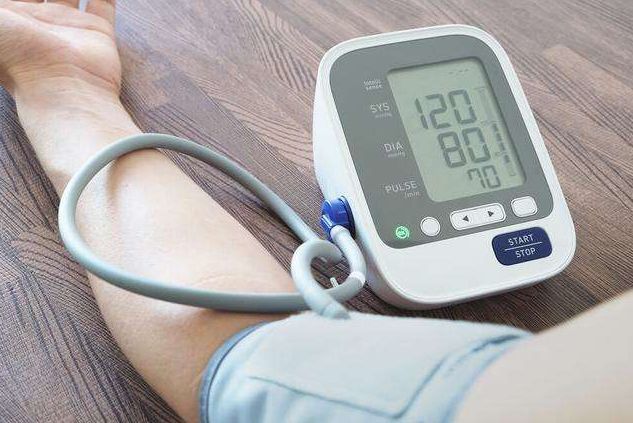 测双臂测血压的3个小细节确定是否是高血压,最直观有效的方法就是测量