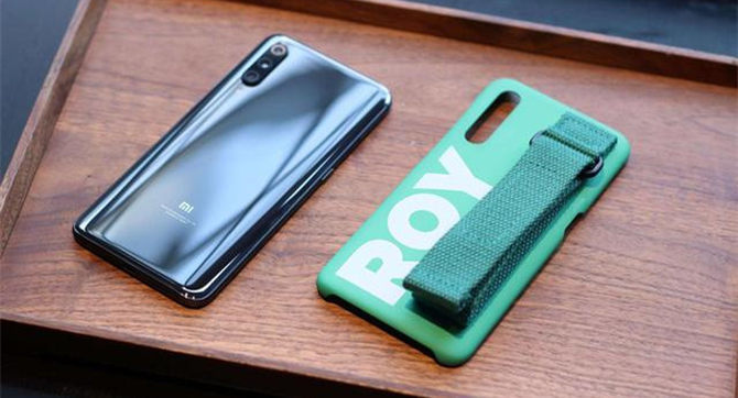 小米9身陷入电池门 荣耀质疑续航如此优化不