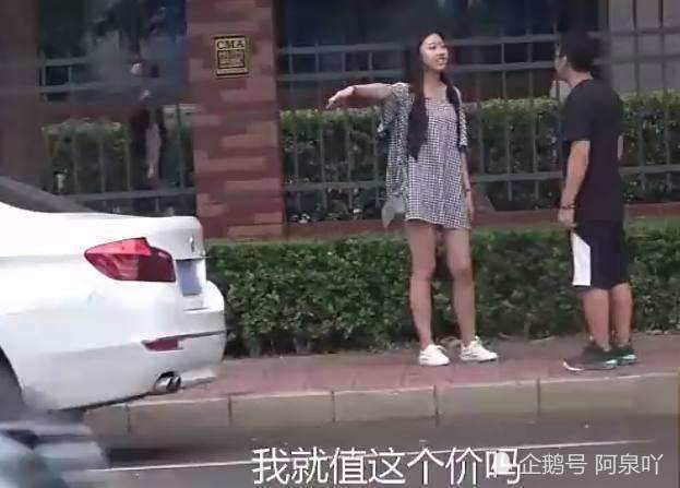 小夥開寶馬搭訕女大學被罵垃圾車,換一輛蘭博基尼後,直奔主題!