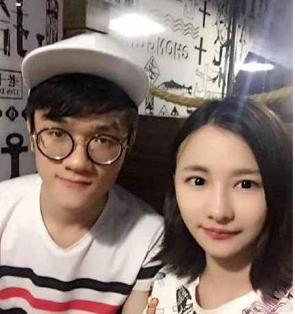 电竞女神miss出席活动,整容失败被吐槽,双眼皮太恐怖!