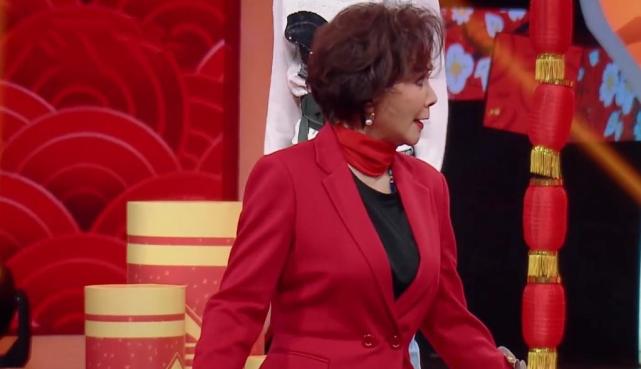 《王牌对王牌》的节目中,游戏环节猜人物,蔡明老师错将电竞战队ig的