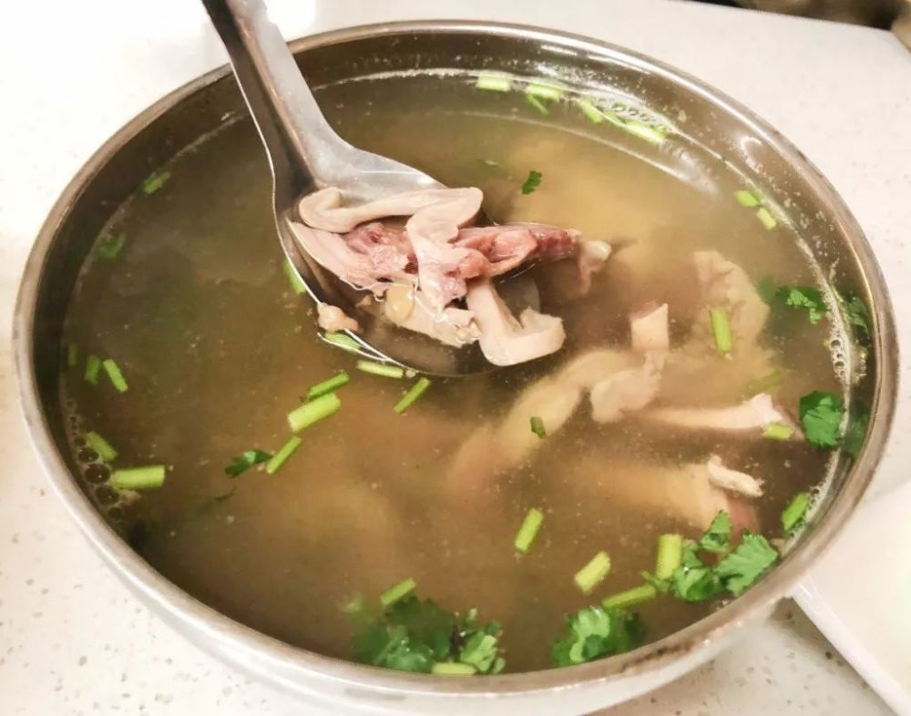 驴腿,驴脸,驴耳,驴唇……还有内脏什么的,记不清了,最对我胃口的要数