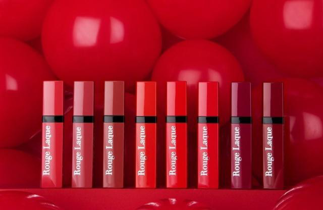 春天流行复古红梨色口红,比正红还显白,杨幂和