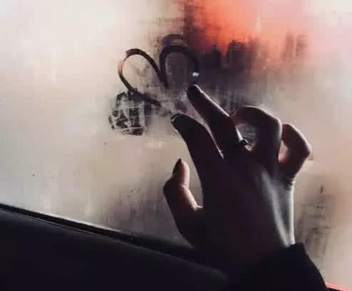 Ins 微丧 暗系背景图 你说 生命中最美的一个字是什么字