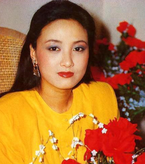 邓婕年轻时有多美?看完照片后,网友:张国立眼光真好!