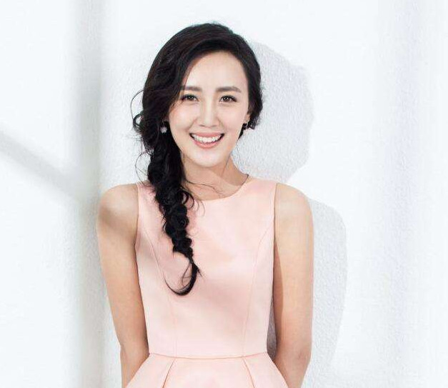 在《让生活充满阳光》中饰演的杨晓彤非常富有感情,反映出自己的魅力