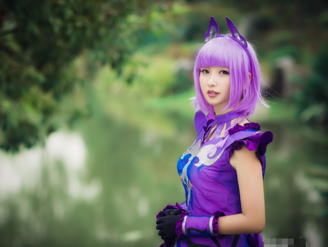 萌妹cos严莉莉,高度还原令人惊艳不已,网友:还是00后会玩