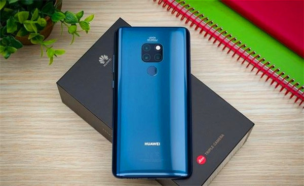 而华为mate20的售价则是3199起步,从起步价来看oppo比华为少1700,oppo