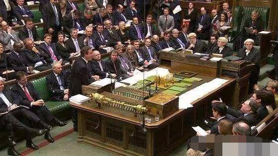 英国"影子内阁"是负责什么事务的?