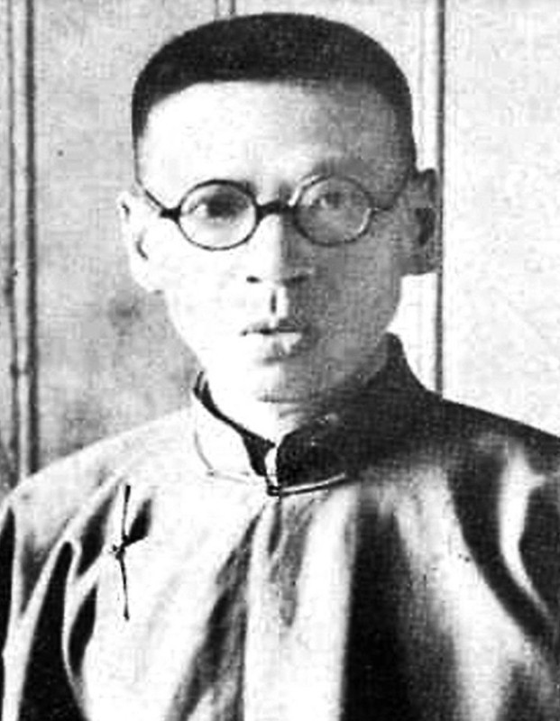 他是民国大渣男,一生娶了九个老婆,曾用假名字和女学生结婚