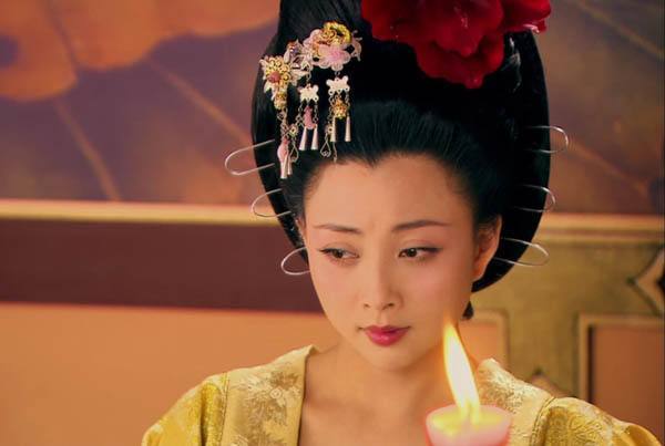 好看的美人尖古装造型盘点:美艳如美后,甜美如牡丹,经典小龙女