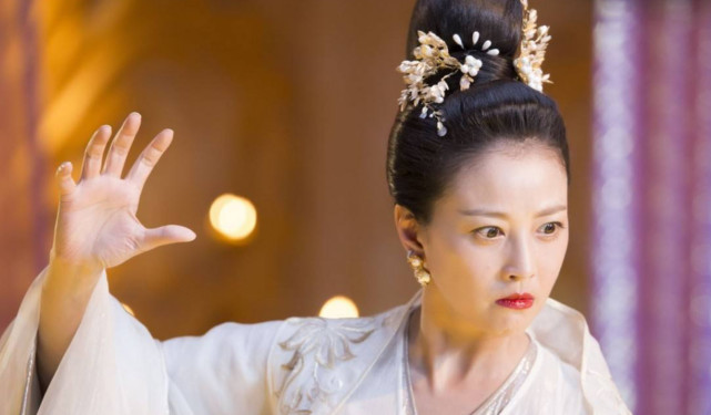 更是对润玉的母亲赶尽杀绝,的确让人忍无可忍,然而荼姚虽然坏,可她对