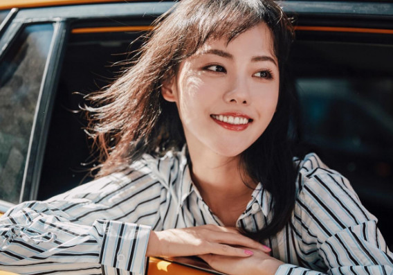 买超曾爆料张嘉倪黑矮,本来还不信,看到她的