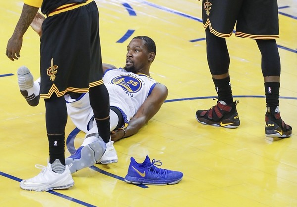 杜兰特年薪千万美元,在美国开啥牌子车知道吗