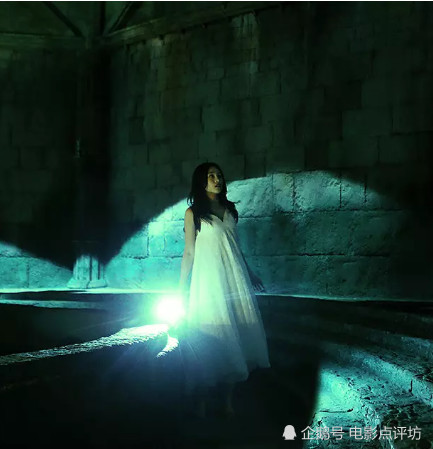 蝴蝶公墓:病态爸爸拿十岁女儿做实验,最后变成了半人半碟的怪物