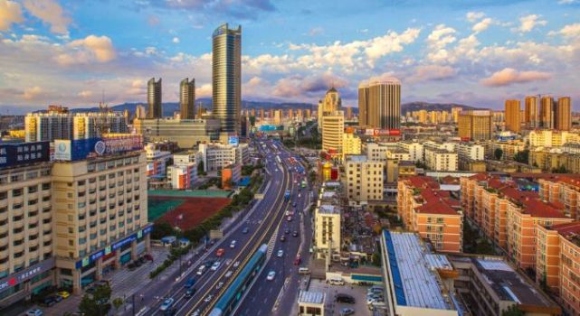 连云港将逐年增加停车位 全面推广城区小学错