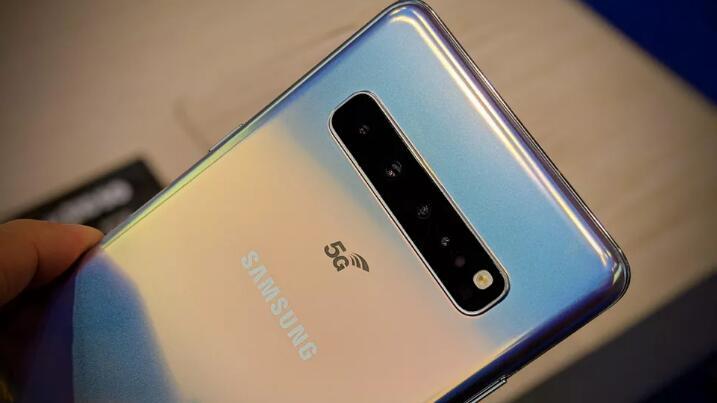 Galaxy S10 5G是三星首款运行5G超高速无线网络的手机