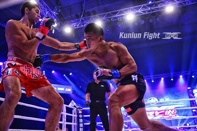 散打巨星白近斌宣布绝不退役,会与美丽死神二番战吗?