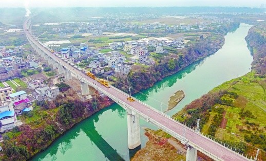 黔张常铁路湖南段完成铺轨2020年通车运营