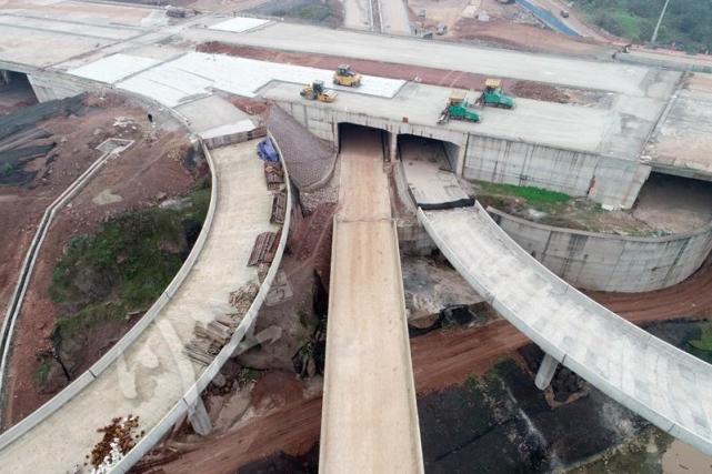 泸州长江六桥北连接线 预计6月底通车