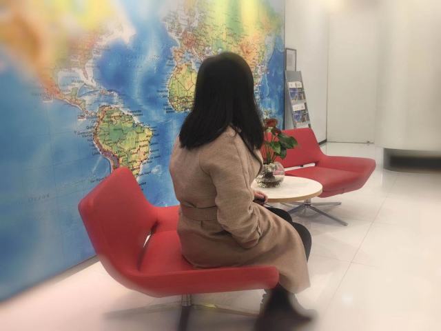 女子被同事强迫给其朋友圈点赞 拒绝之后被对