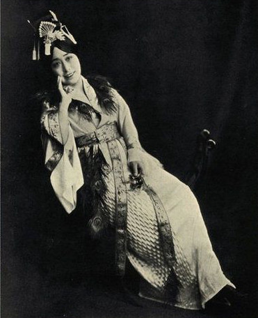 清末民国时,老照片上面的人物可以美到什么程