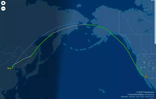 国航航班紧急备降俄罗斯:空姐声嘶力竭大喊快