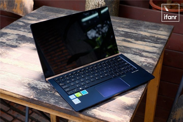 华硕灵耀deluxe13笔记本评测:一位细节主义的轻量级拳王