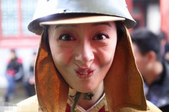 女星鬼脸太耿直!高圆圆变猴子,baby成斗鸡眼,她的更丑!