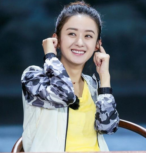 冯绍峰升级爸爸,小沈阳的评论才是笑点,赵丽颖看到要合不拢嘴了