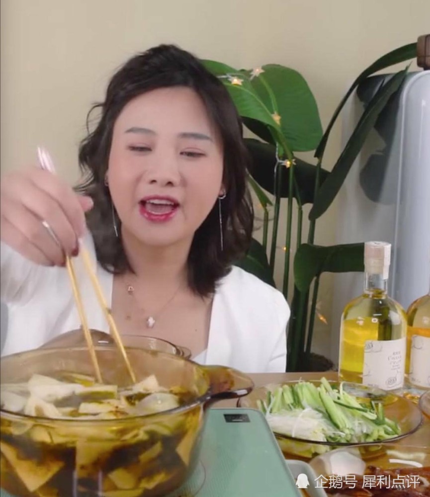 大胃王密子君胖了,看到前后对比后,网友:不胖才