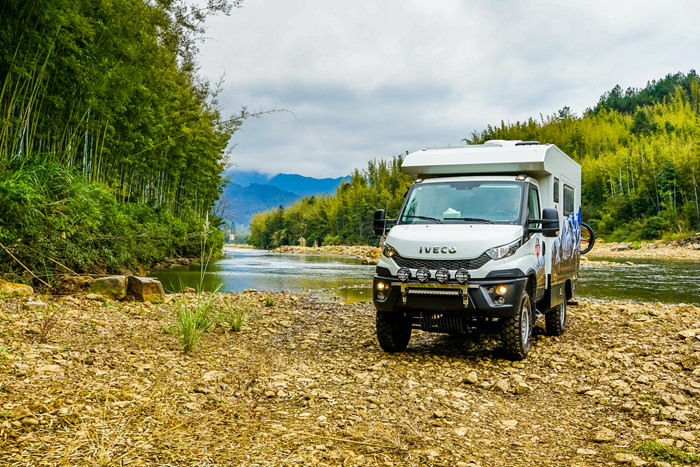 国六进口依维柯4x4房车到底牛在哪里?我来告诉你.