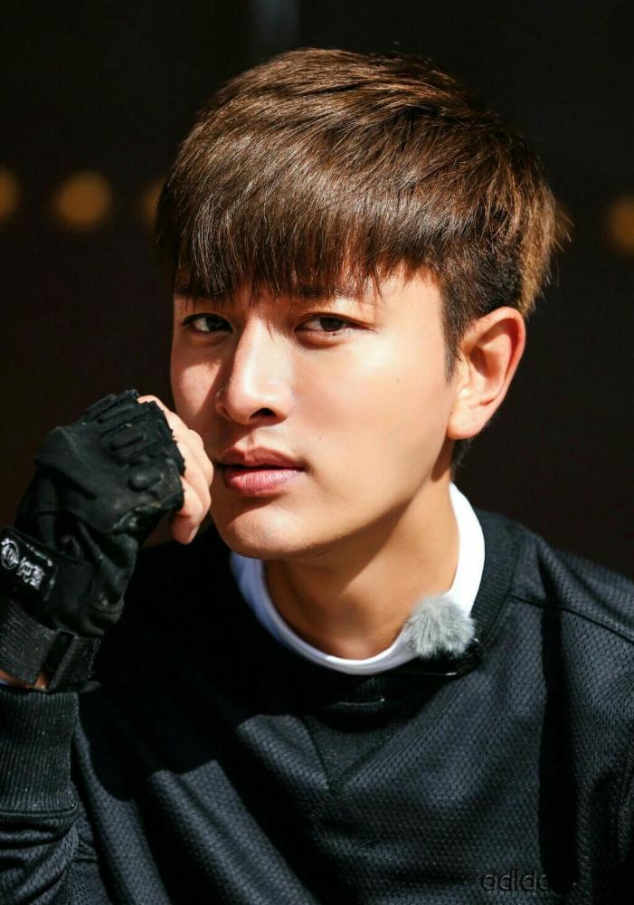 贾乃亮:我很好,我们很好,我不需要安慰