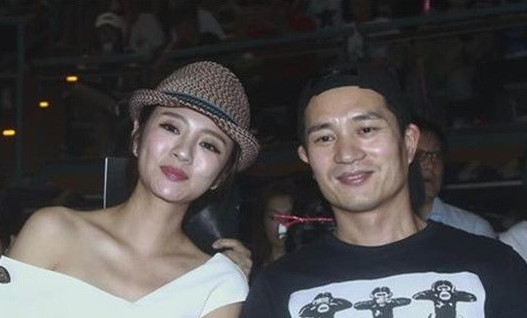 在网友眼里就是惊涛骇浪,而前几年,安以轩嫁给了澳门的富商陈荣炼,而