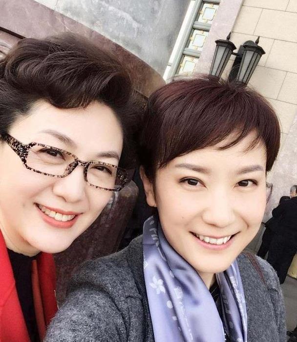 47岁海霞近照颜值瞩目,罕露不为人知反差面