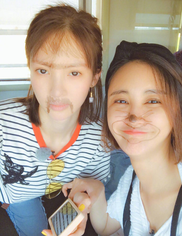 金晨凌晨发文怒怼张歆艺,内容让人看不懂,网友:张歆艺做了啥?